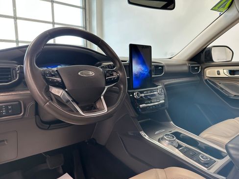 Used 2021 Ford Explorer Platinum w/ Equipment Group 601A AWD/4WD image 10