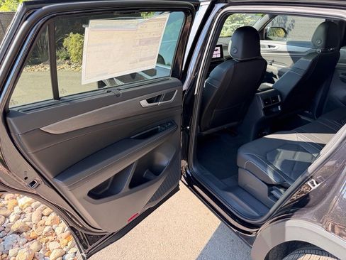 New 2026 Volkswagen Atlas Cross Sport SE AWD/4WD image 18