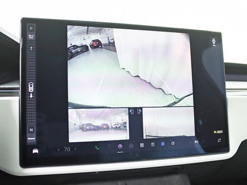 Used 2022 Tesla Model X Plaid image 18