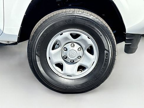 Used 2023 Toyota Tacoma SR image 31