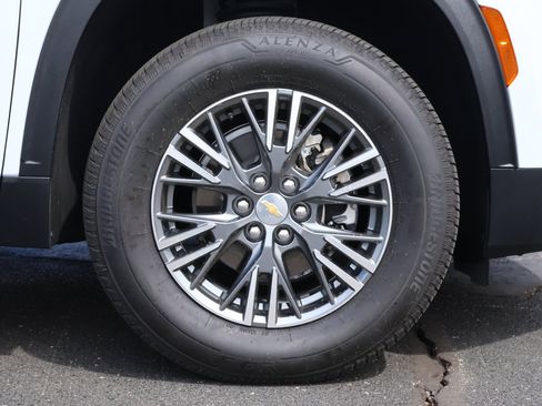 New 2026 Chevrolet Traverse LT w/ LPO, Floor Liner Package FWD image 23