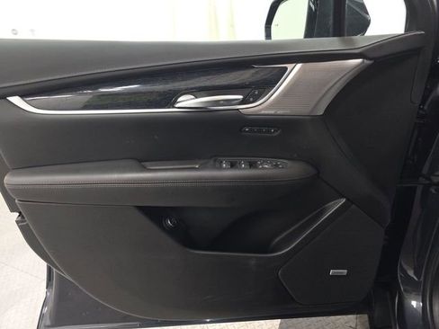 Used 2022 Cadillac XT5 Premium Luxury image 17