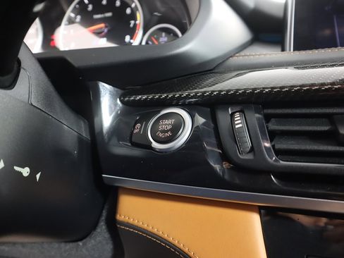 Used 2017 BMW X5 M image 44