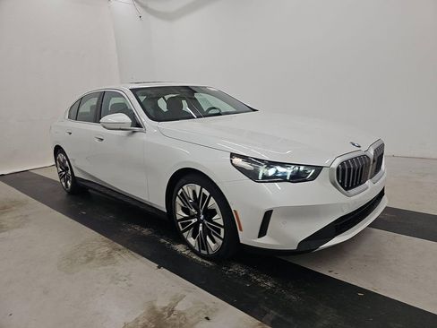 Used 2026 BMW 540i xDrive AWD/4WD image 4