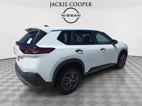 Used 2023 Nissan Rogue S FWD image 5
