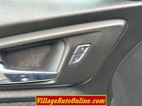 Used 2016 Chevrolet Malibu LT FWD image 10