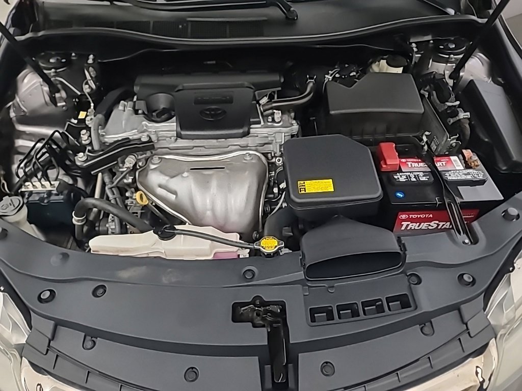 Used 2015 Toyota Camry XSE FWD image 35