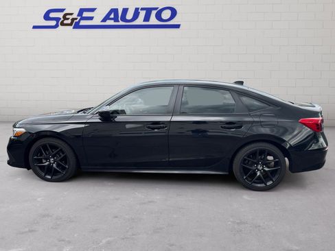 Used 2024 Honda Civic Sport image 2