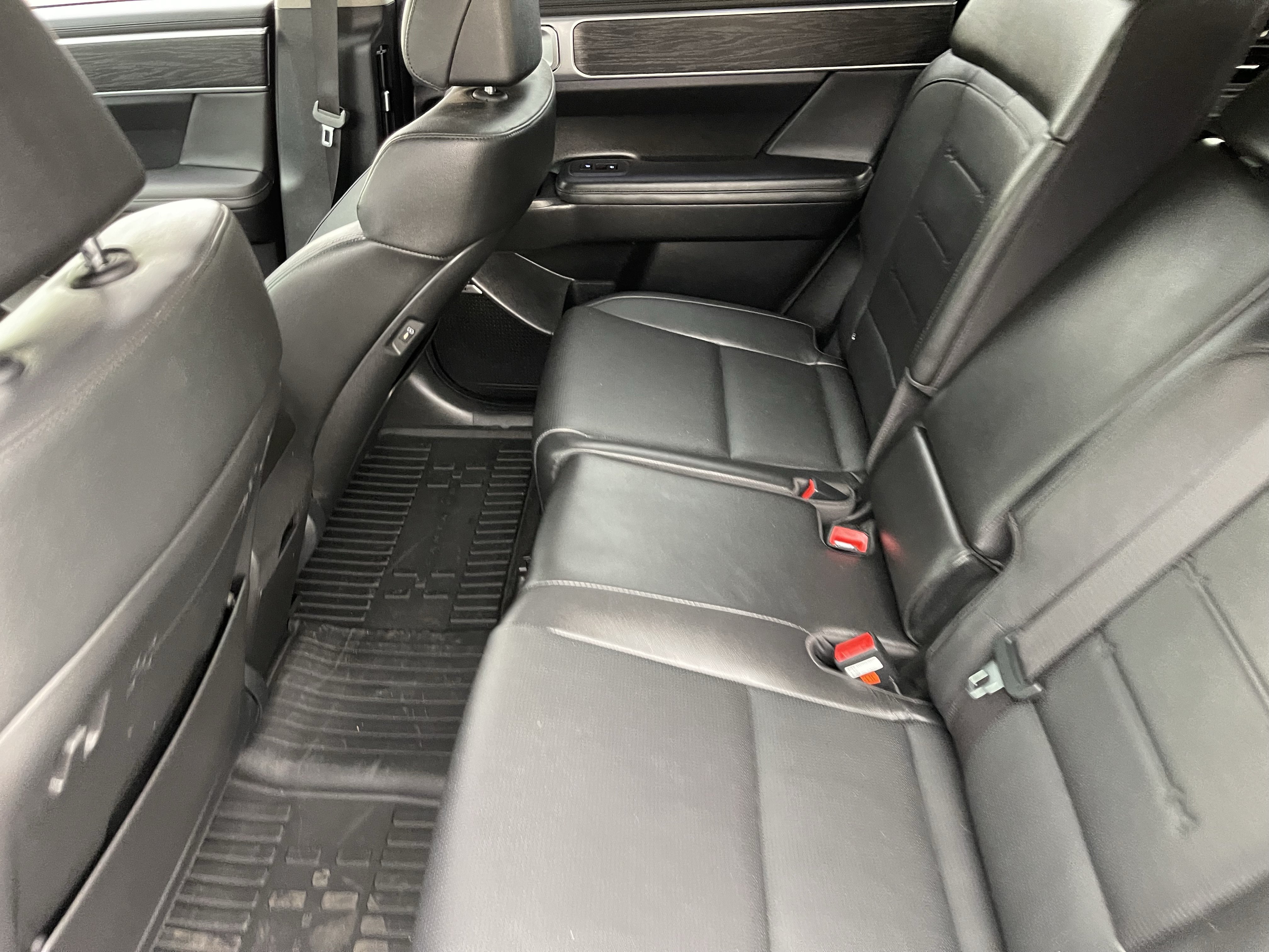 Used 2024 Hyundai Santa Fe Limited AWD/4WD image 16