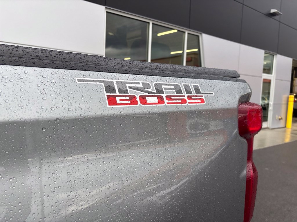 Used 2023 Chevrolet Silverado 1500 LT Trail Boss w/ LT Trail Boss Premium Package AWD/4WD image 5
