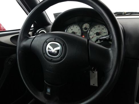 Used 2002 MAZDA MX-5 Miata RWD image 11