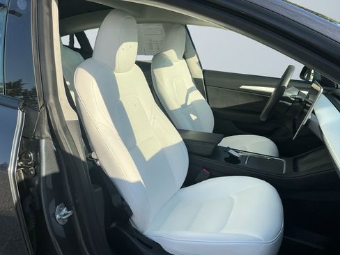 Used 2023 Tesla Model 3 Standard Range image 15