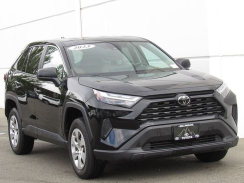 Certified 2023 Toyota RAV4 LE AWD/4WD image 2