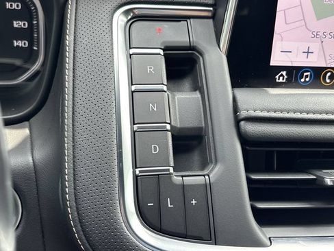 Used 2021 GMC Yukon SLT w/ SLT Premium Package AWD/4WD image 37