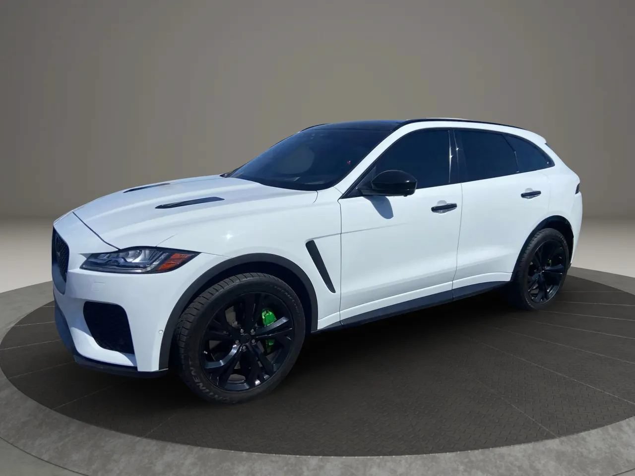 Used 2020 Jaguar F-PACE SVR AWD/4WD image 3