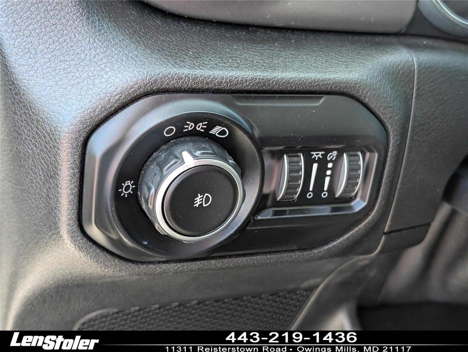 Used 2018 Jeep Wrangler Sport AWD/4WD image 21