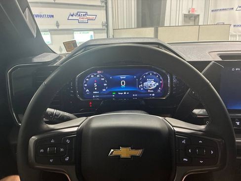 Used 2025 Chevrolet Silverado 3500 High Country w/ High Country Premium Package AWD/4WD image 25