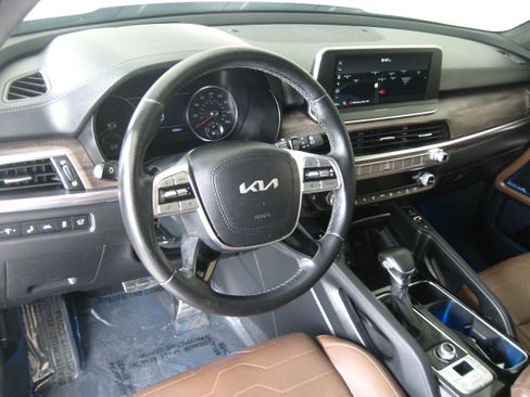 Certified 2022 Kia Telluride SX w/ SX Prestige Package image 11