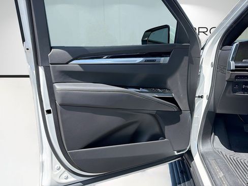 Certified 2025 Cadillac Escalade ESV Sport w/ Touring Package AWD/4WD image 24