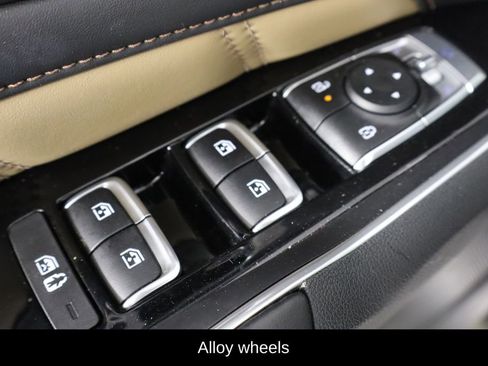 Used 2024 Kia Sorento SX Prestige w/ Olive Brown Leather Package image 20