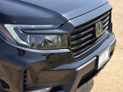 Used 2024 Honda Passport Black Edition image 12