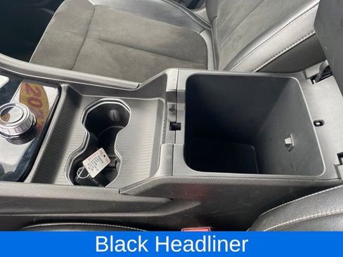 Used 2023 Jeep Grand Cherokee L Laredo image 12