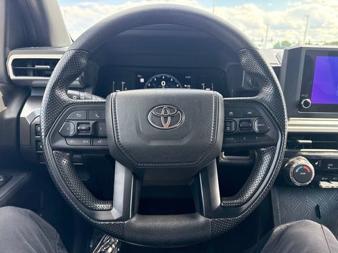 Certified 2025 Toyota Tacoma SR5 AWD/4WD image 11