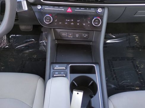 Certified 2024 Hyundai Sonata SEL FWD image 17