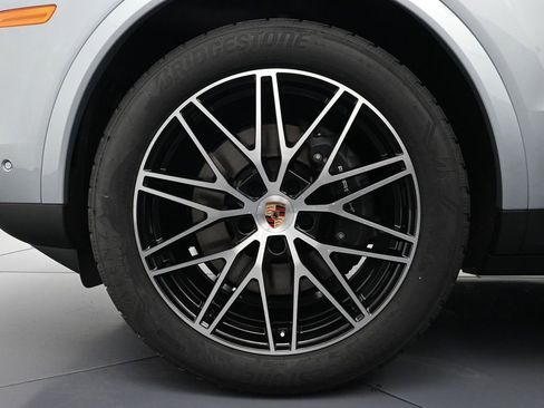 Used 2026 Porsche Cayenne Coupe AWD/4WD image 23