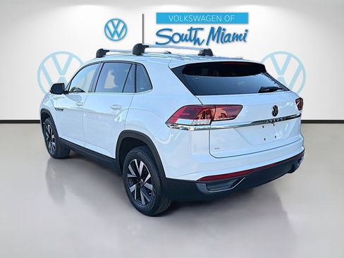 Used 2023 Volkswagen Atlas Cross Sport SE image 5