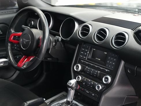 Used 2018 Ford Mustang Coupe image 30