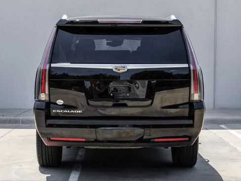 Used 2016 Cadillac Escalade ESV Luxury RWD image 11