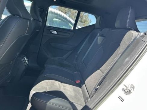 Used 2023 Volvo XC40 Recharge Ultimate AWD/4WD image 5