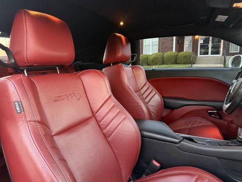 Used 2019 Dodge Challenger SRT Hellcat w/ Laguna Leather Package RWD image 27