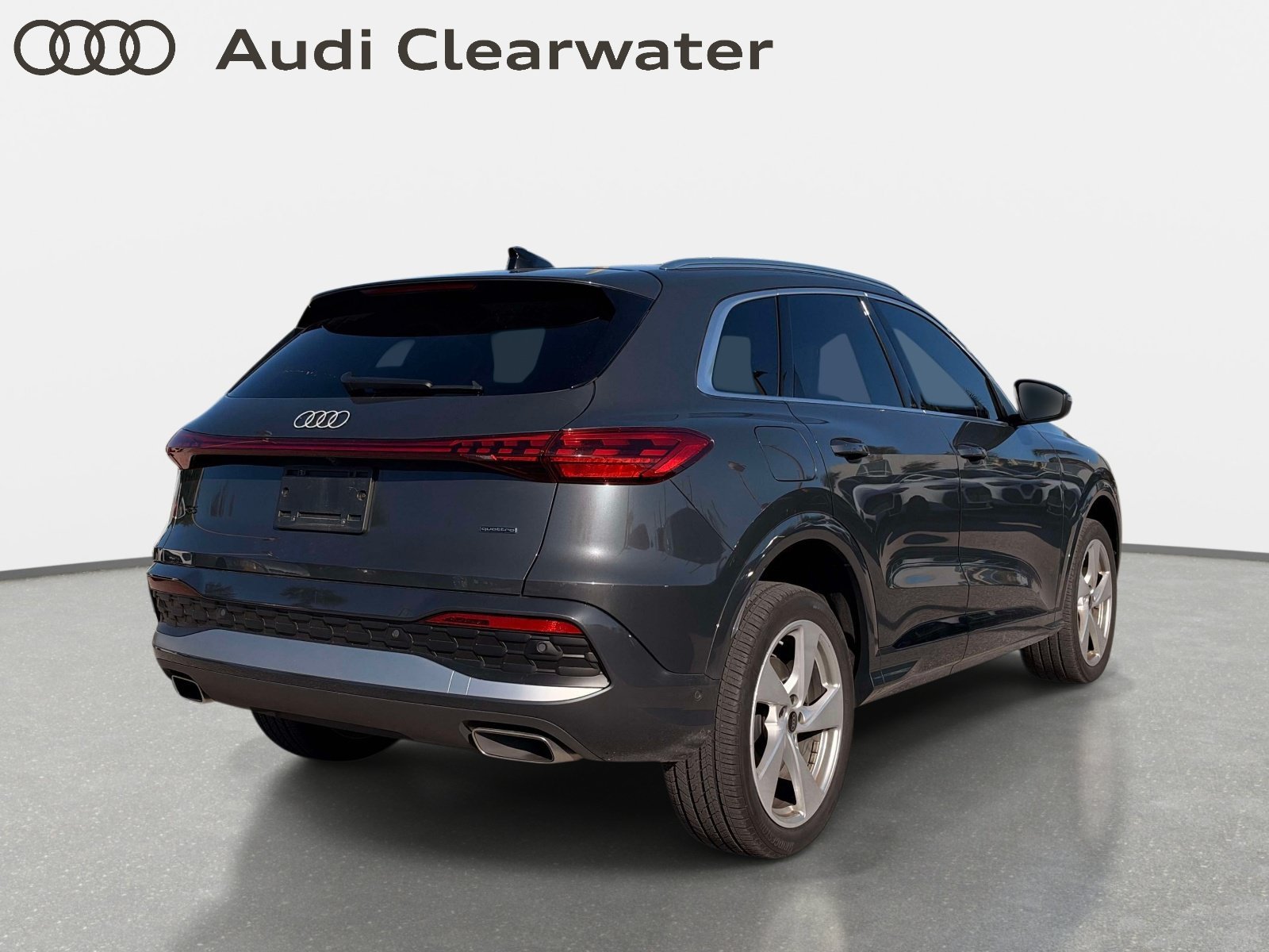 Used 2025 Audi Q5 Premium Plus w/ Premium Plus AWD/4WD image 3