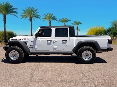Used 2022 Jeep Gladiator Mojave w/ LED Lighting Group AWD/4WD image 2