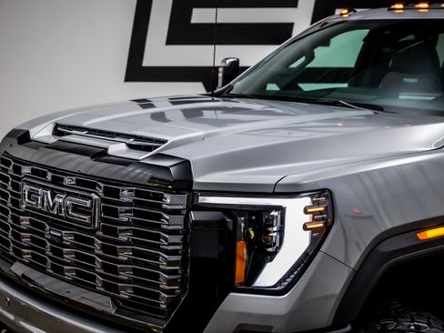 Used 2026 GMC Sierra 2500 Denali Ultimate AWD/4WD image 23