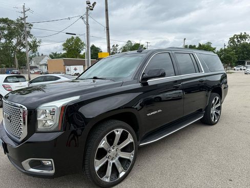 Used 2016 GMC Yukon XL SLT w/ HD Trailering Package AWD/4WD image 4