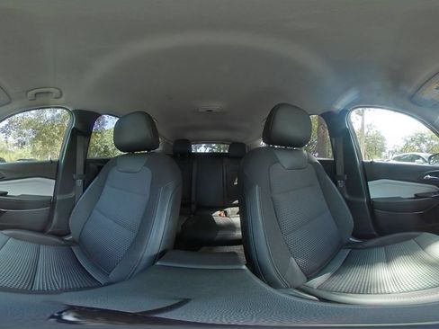 Used 2025 Chevrolet Trax LT w/ LT Convenience Package FWD image 41