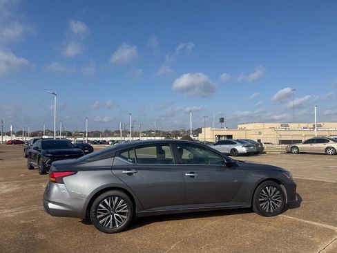 Certified 2025 Nissan Altima 2.5 SV image 26