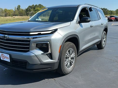 New 2025 Chevrolet Traverse LT w/ LPO, Floor Liner Package image 3