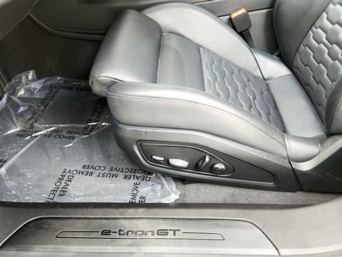Used 2023 Audi e-tron GT Premium Plus AWD/4WD image 48