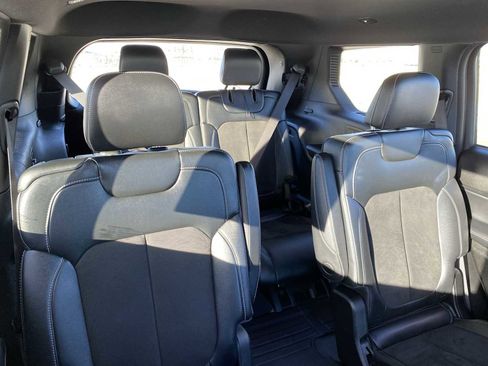 Certified 2023 Jeep Grand Cherokee L Laredo image 16