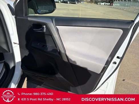 Used 2015 Toyota RAV4 XLE image 36