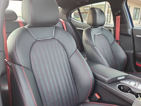 Used 2023 Genesis G70 2.0T w/ Sport Prestige Package image 34