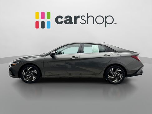 Used 2025 Hyundai Elantra SEL FWD image 2