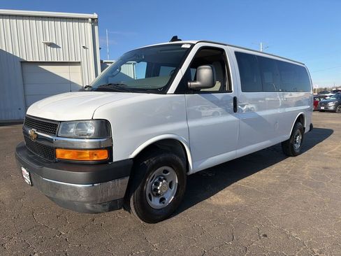 Used 2024 Chevrolet Express 3500 LS w/ Chrome Appearance Package image 9