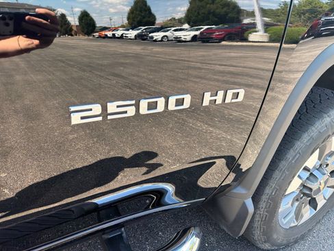 Used 2021 Chevrolet Silverado 2500 LT w/ Convenience Package AWD/4WD image 29