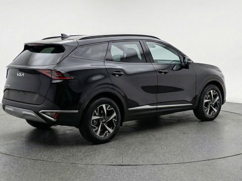 Used 2025 Kia Sportage LX image 9