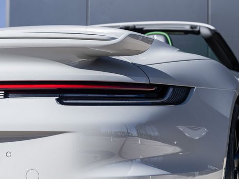 Certified 2022 Porsche 911 Turbo S w/ 911 Turbo Sportdesign Package image 17